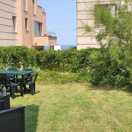 Miramar 16a Villa Lozenets